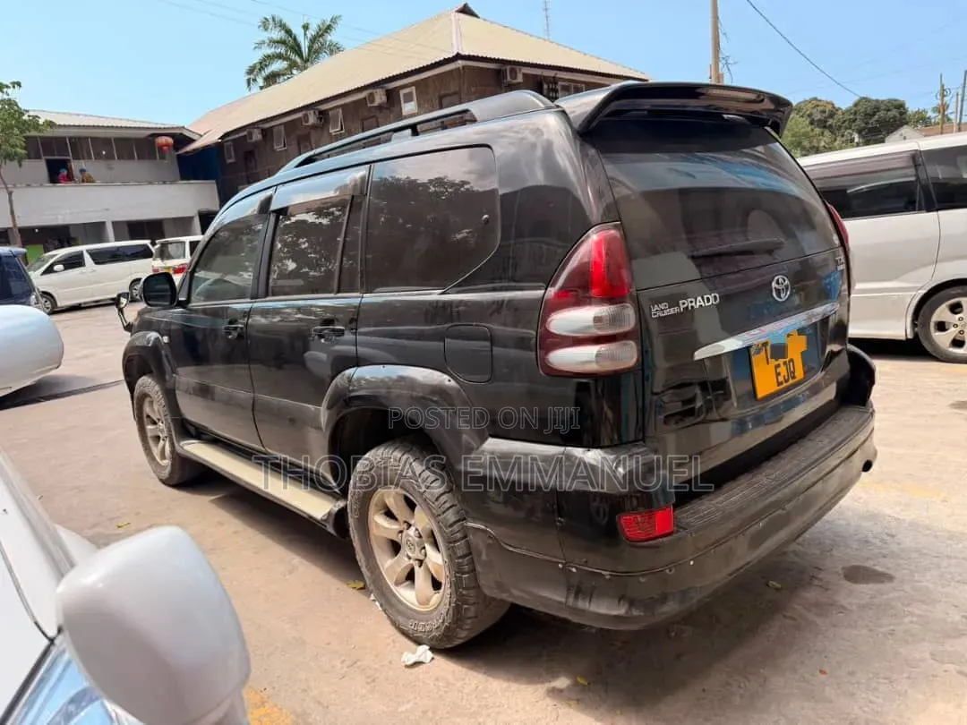 Toyota Land Cruiser Prado 2005 Black