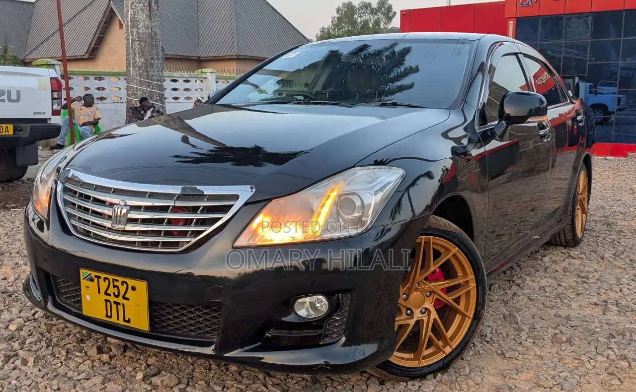 Toyota Crown 2009 Black