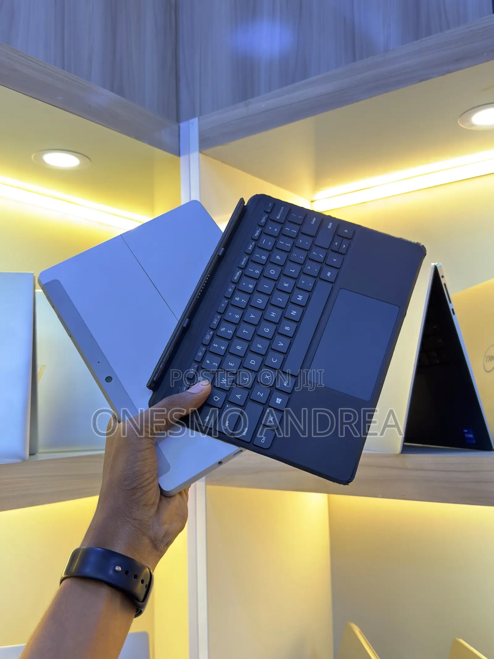 New Laptop Microsoft Surface Laptop 2 8GB Intel Core i5 SSD 128GB