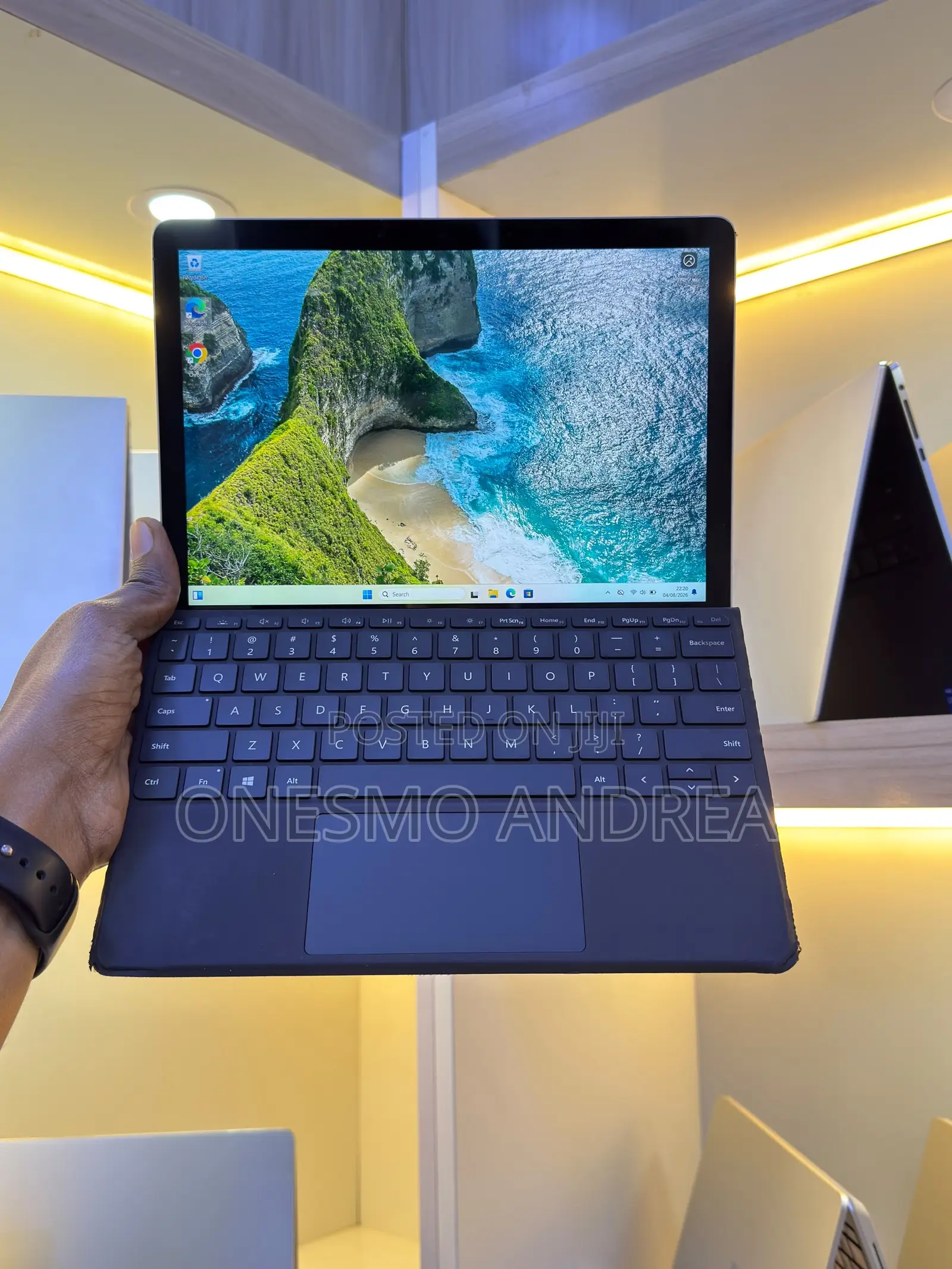 New Laptop Microsoft Surface Laptop 2 8GB Intel Core i5 SSD 128GB