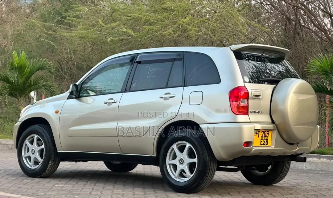 Toyota RAV4 Automatic 2003 Beige