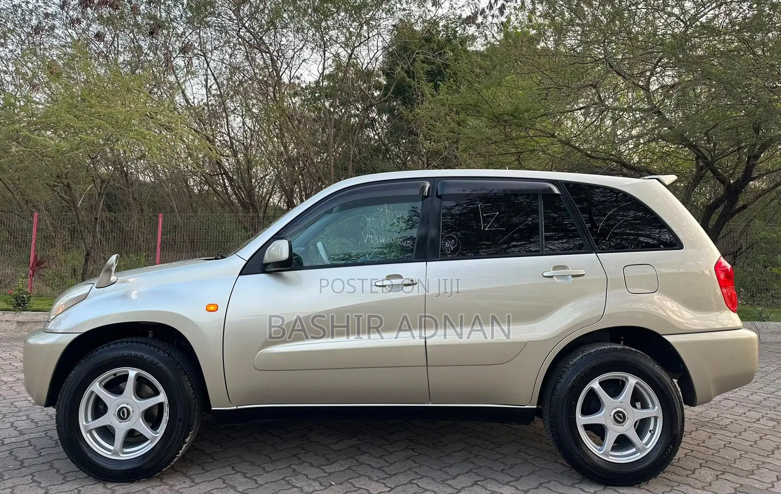 Toyota RAV4 Automatic 2003 Beige