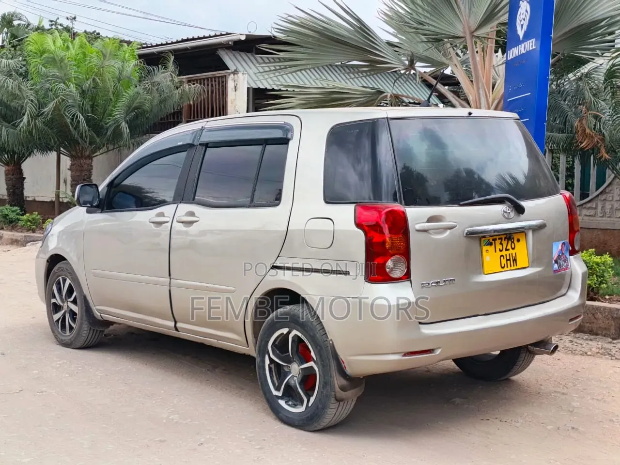 Toyota Raum 2005 Silver