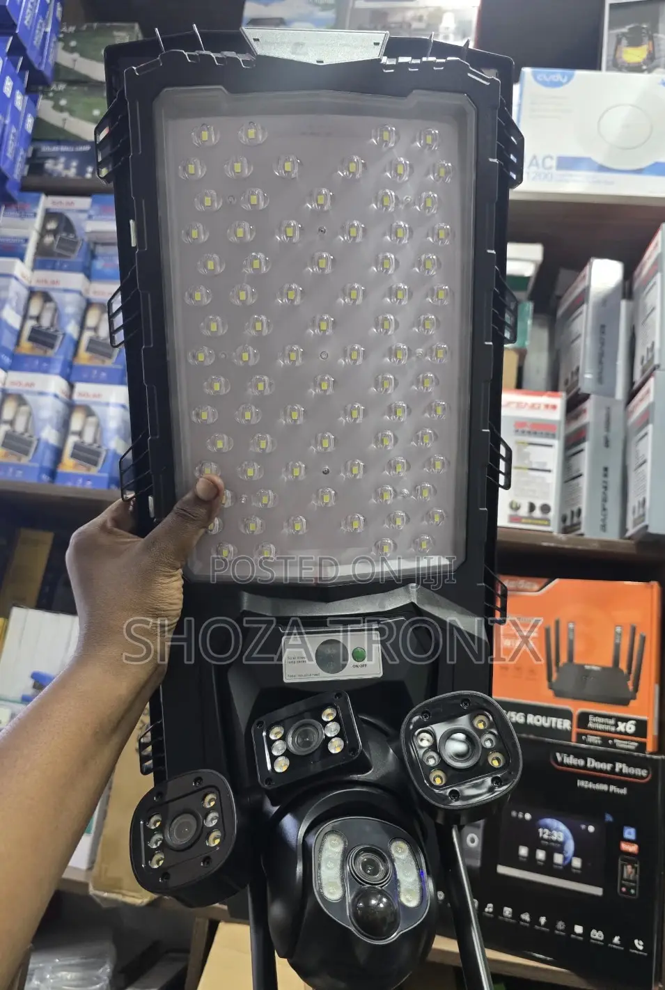 Taa Ya Solar Na Camera