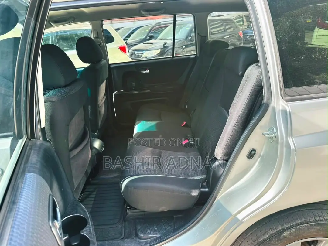 Toyota Kluger 2003 Silver