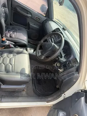 Toyota RAV4 1999 White