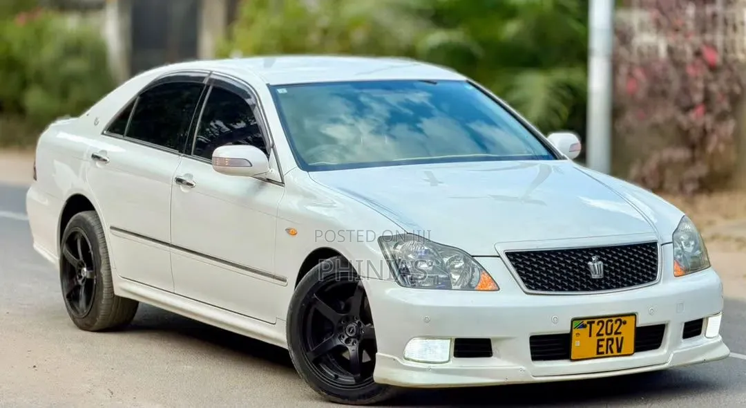 Toyota Crown 2007 White
