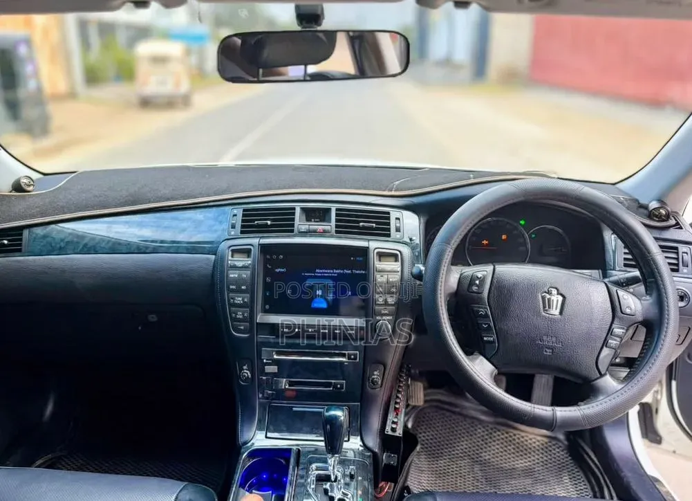 Toyota Crown 2007 White