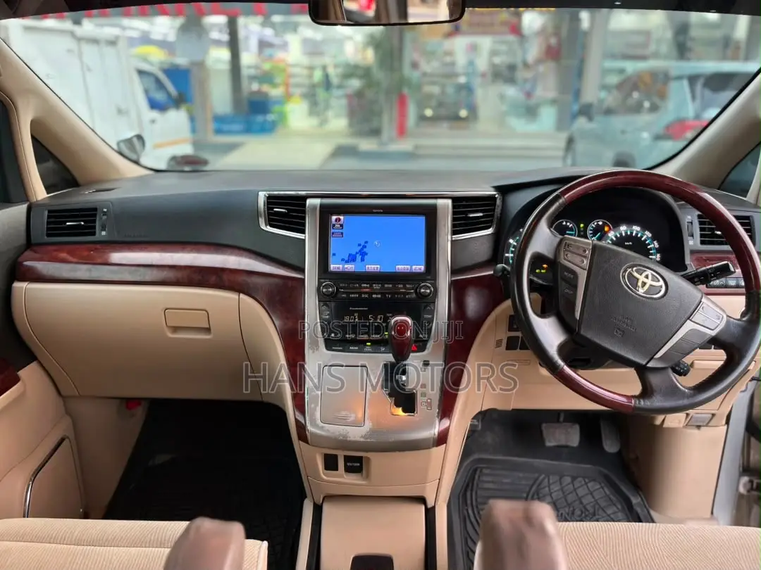 Toyota Alphard 2009 Silver