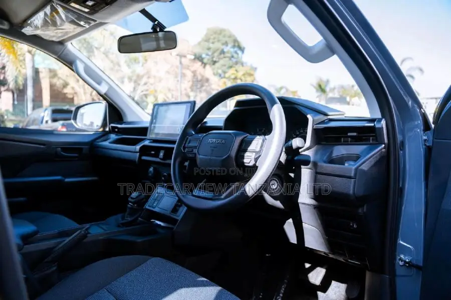 New Toyota Hilux SR (Diesel) 2026 Gray