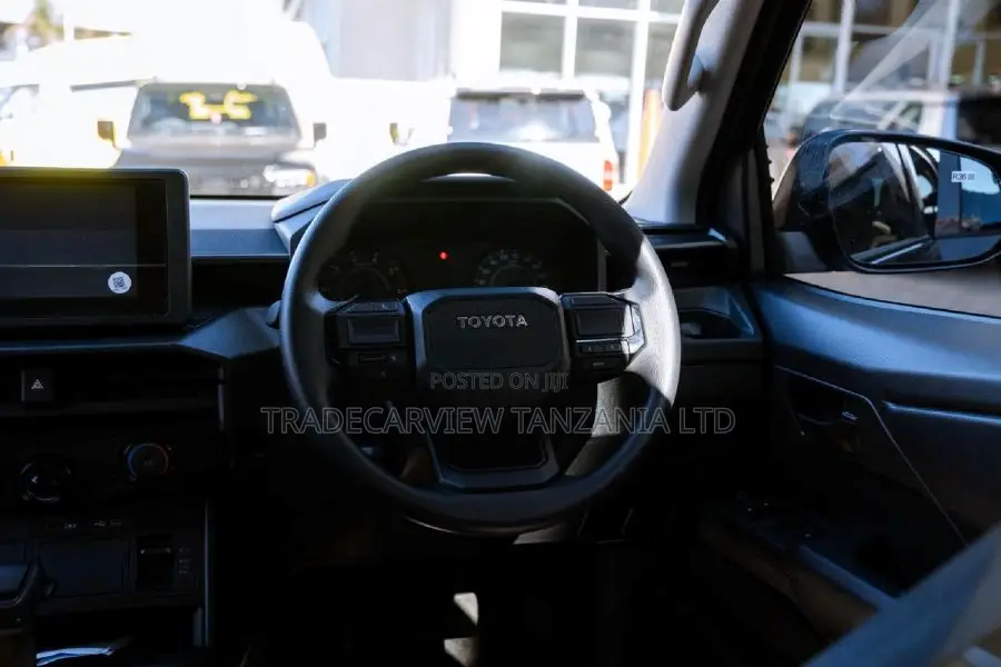 New Toyota Hilux SR (Diesel) 2026 Gray