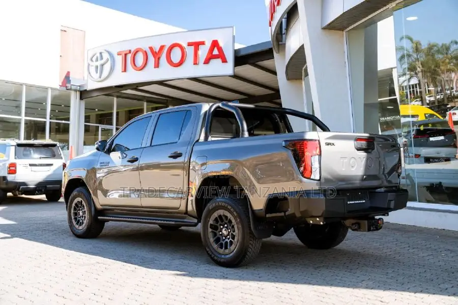 New Toyota Hilux SR (Diesel) 2026 Brown