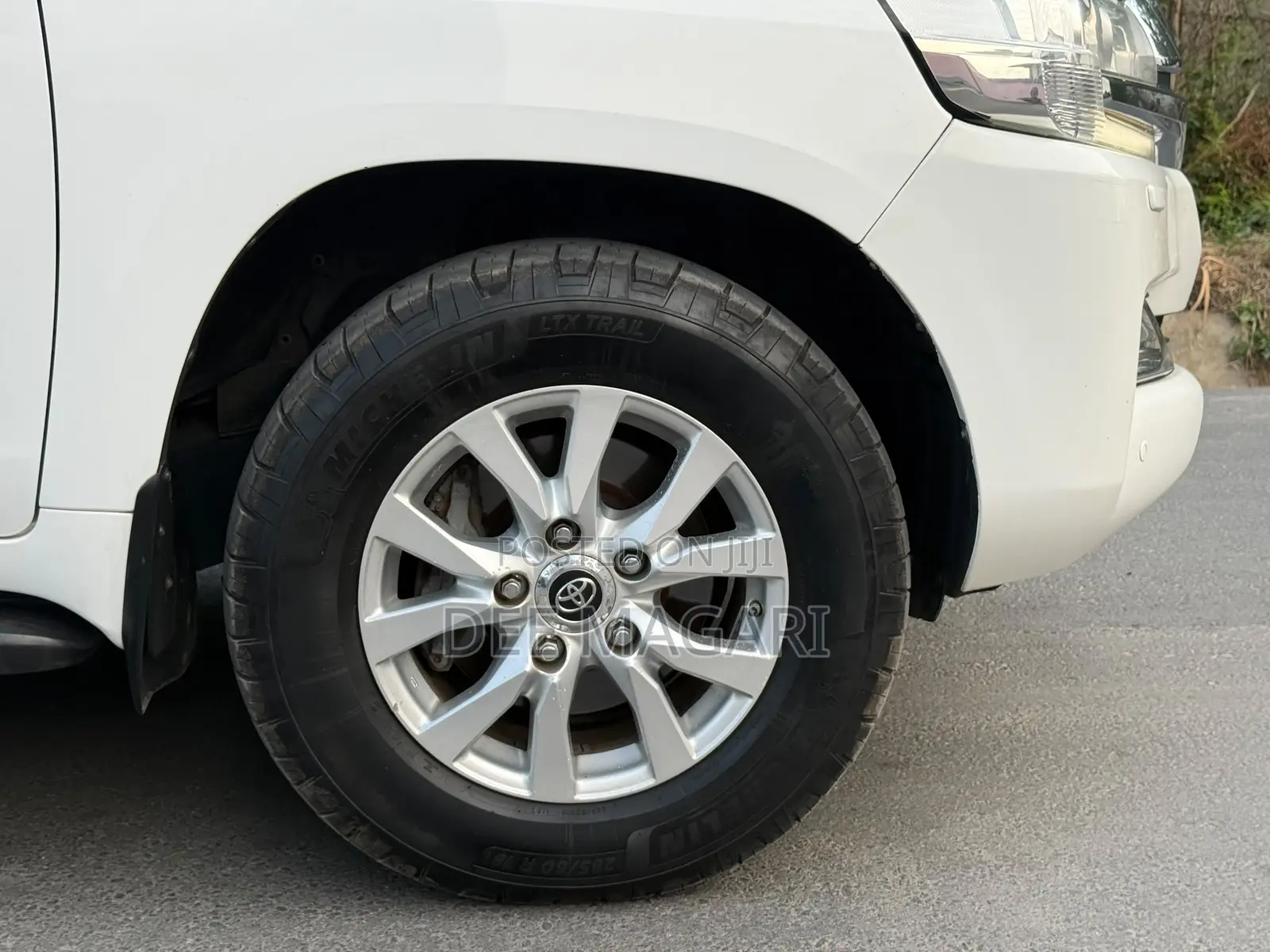 Toyota Land Cruiser 4.6 V8 VXR 2016 White