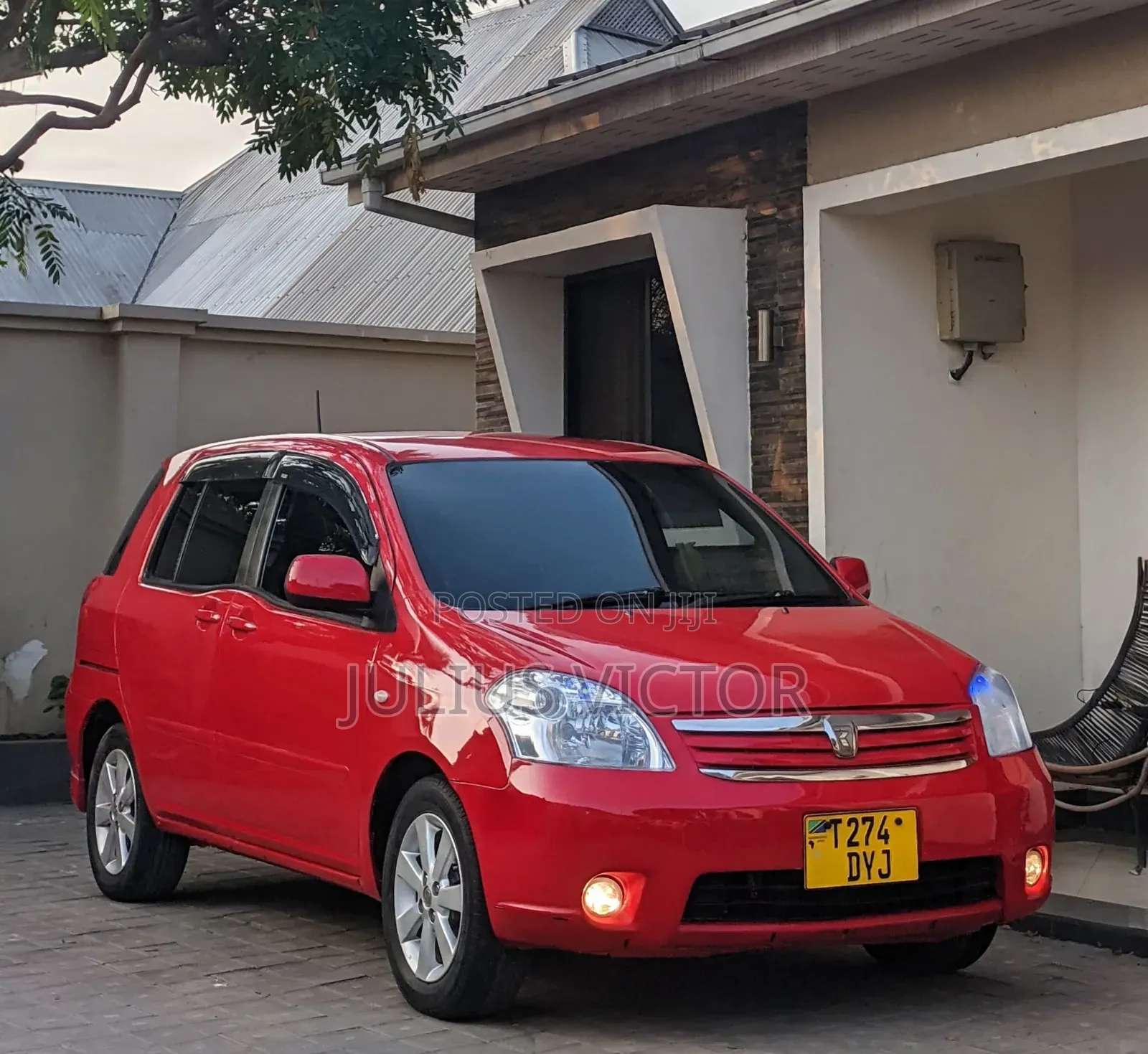 Toyota Raum 2005 Red