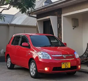 Toyota Raum 2005 Red