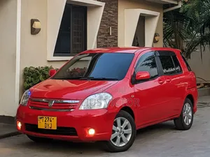 Toyota Raum 2005 Red