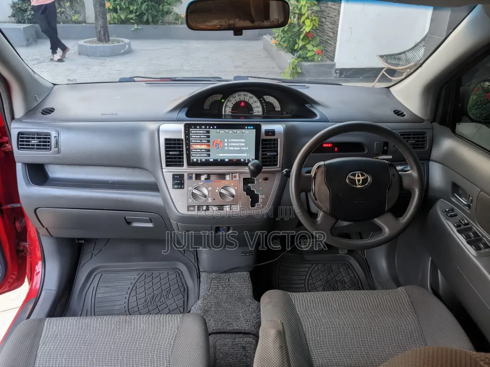 Toyota Raum 2005 Red