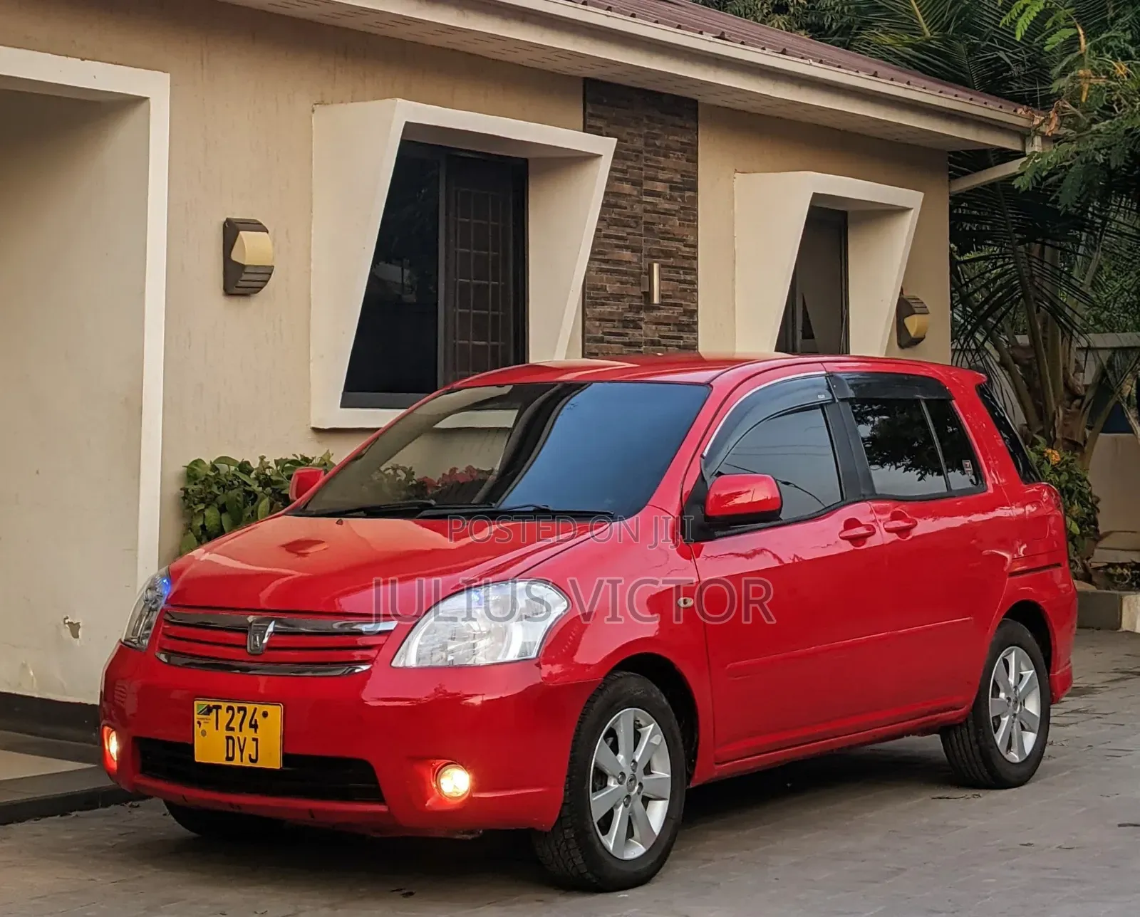 Toyota Raum 2005 Red