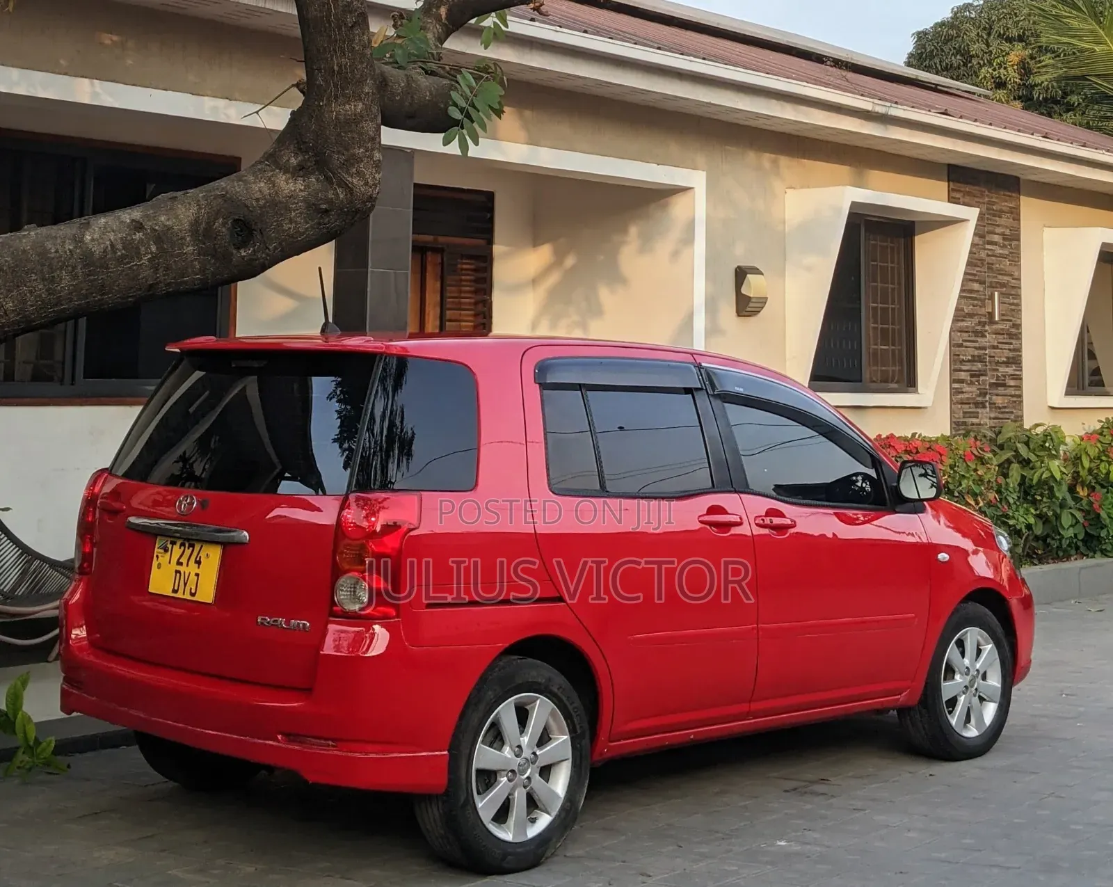 Toyota Raum 2005 Red