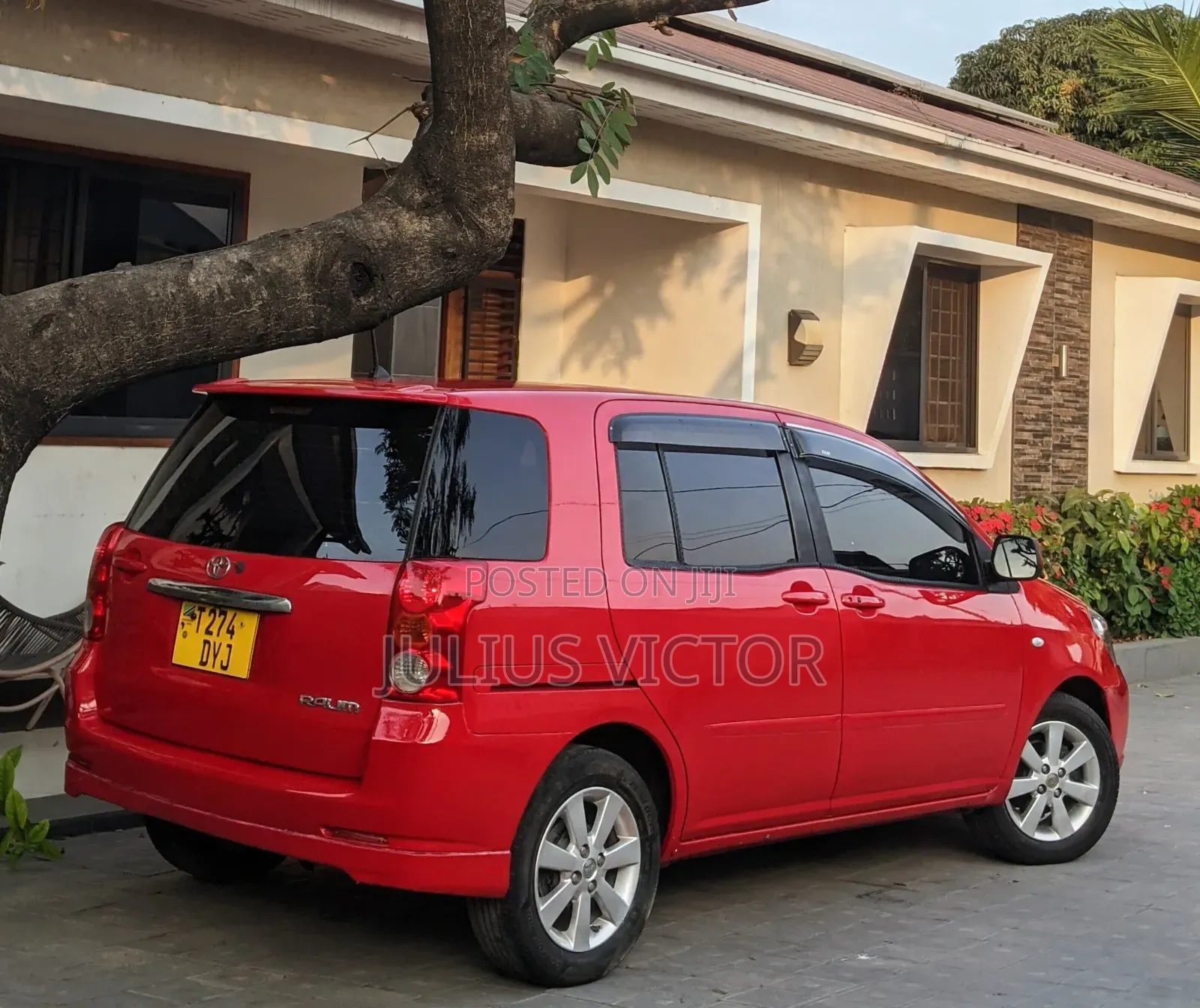 Toyota Raum 2005 Red