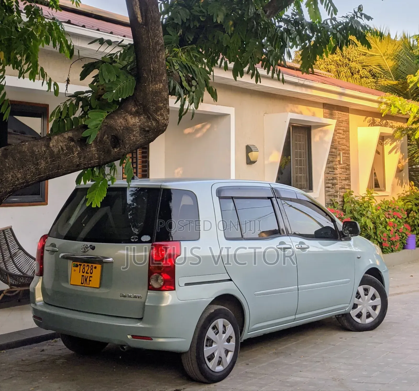 Toyota Raum 2005 Gray