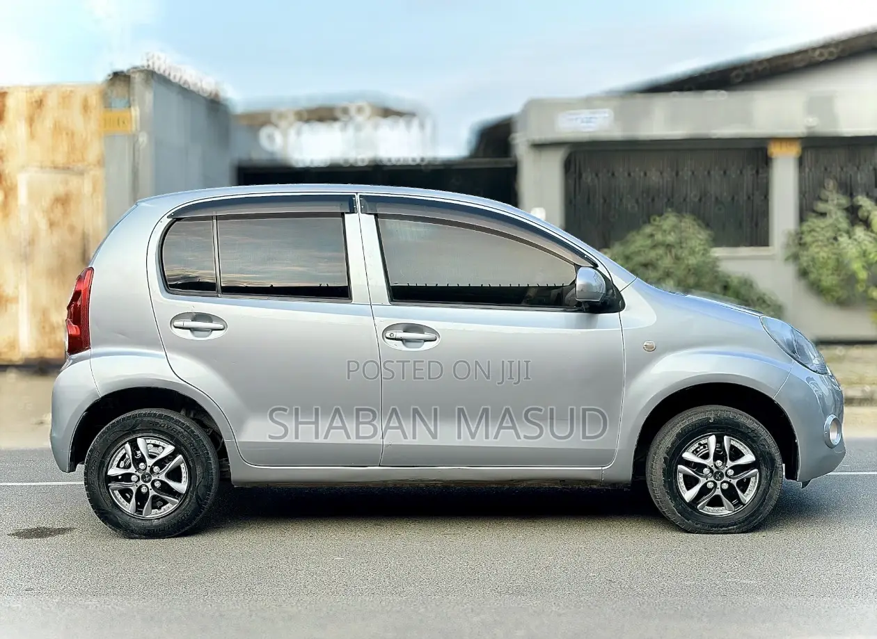 Toyota Passo 1.0 AWD 2011 Silver