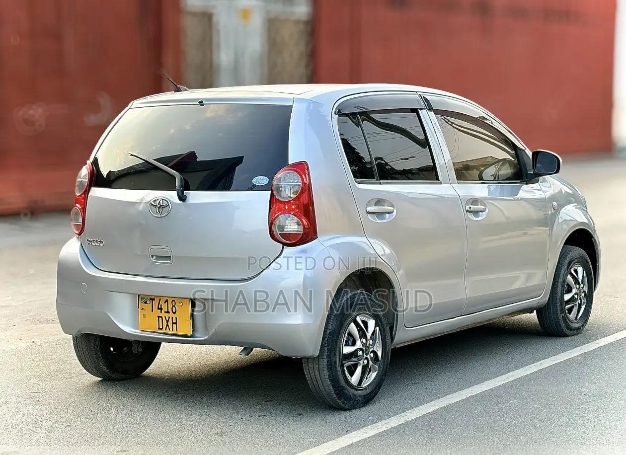 Toyota Passo 1.0 AWD 2011 Silver