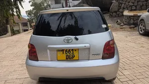 Toyota IST 2006 Silver
