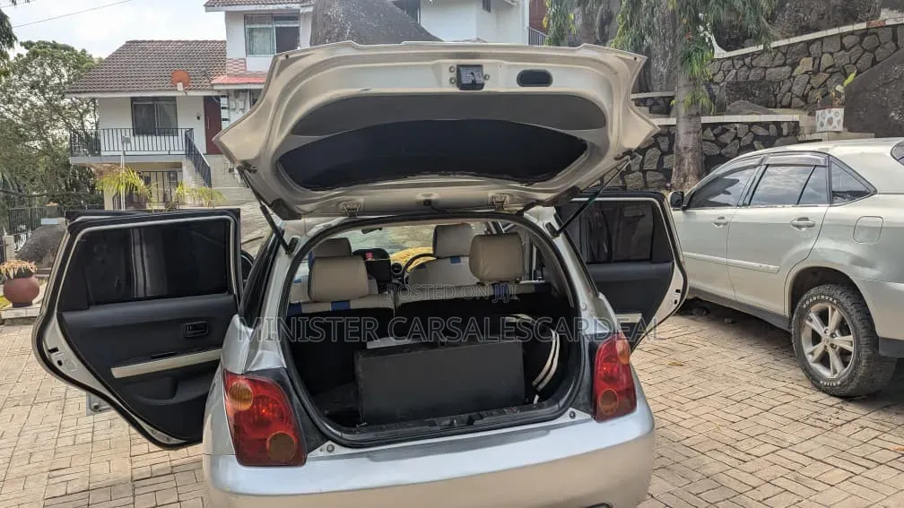 Toyota IST 2006 Silver