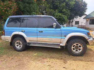 Mitsubishi Pajero 2004 Blue