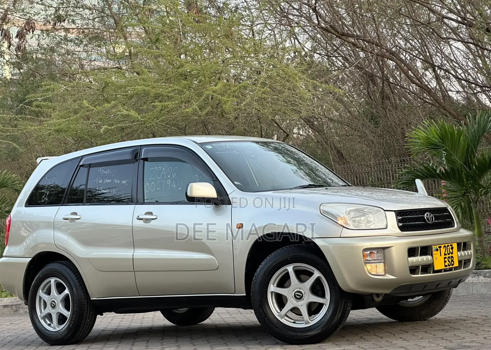 Toyota RAV4 Automatic 2003 Beige