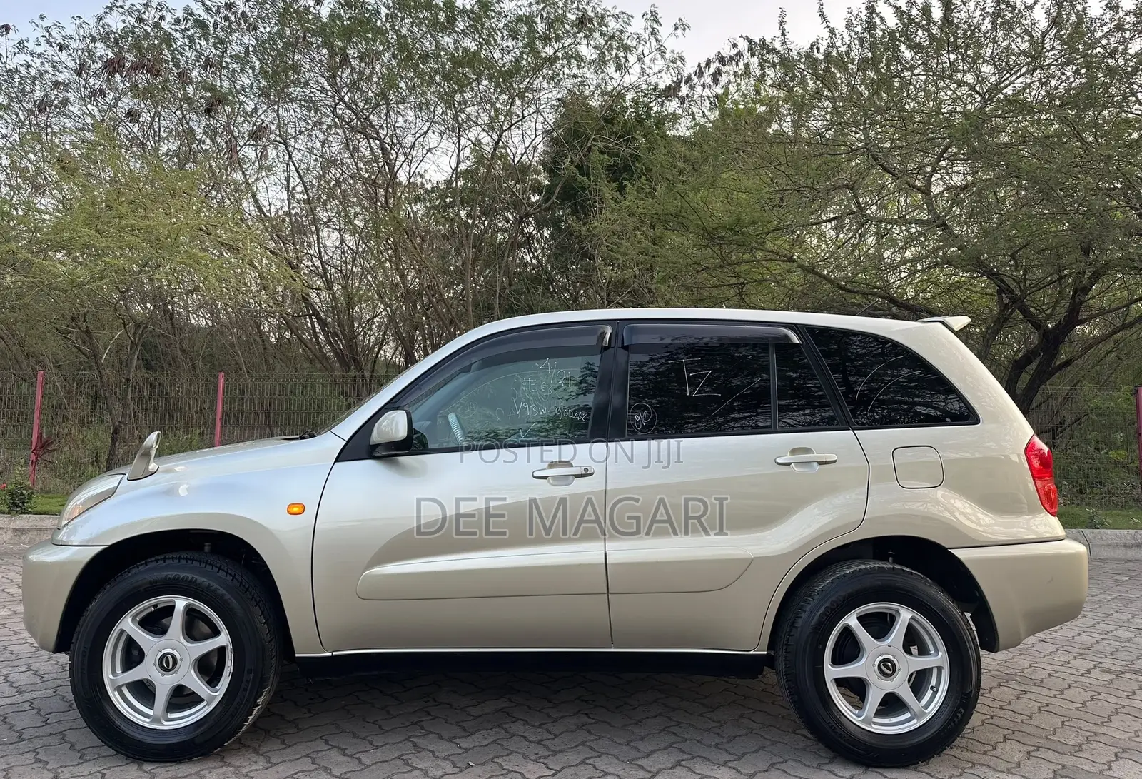 Toyota RAV4 Automatic 2003 Beige