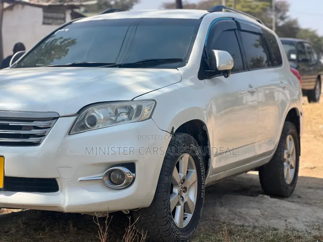 Toyota Vanguard 2009 White