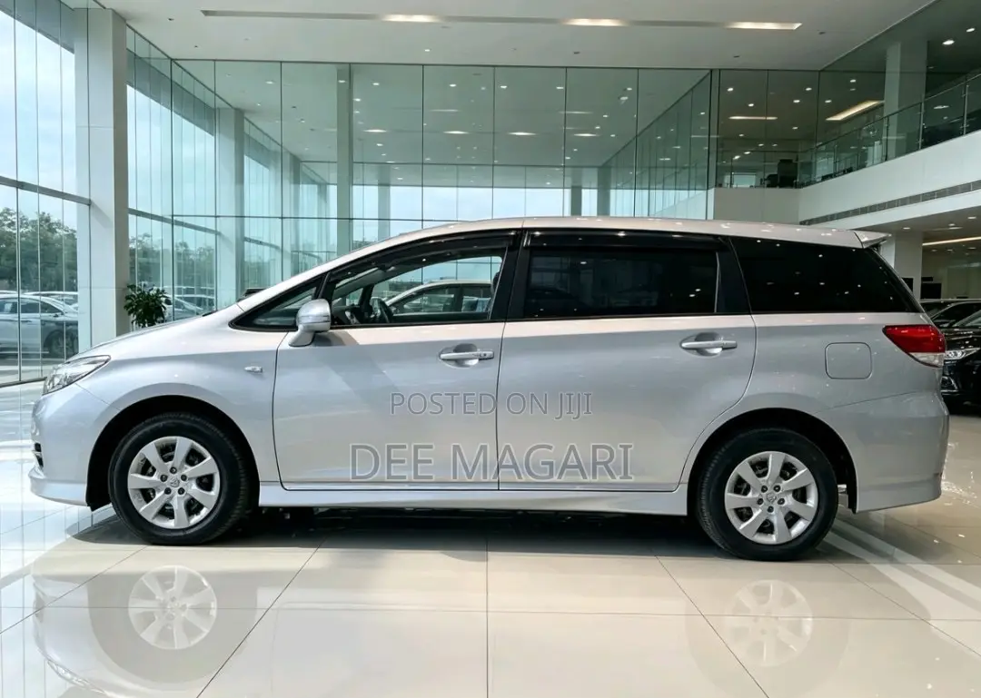 Toyota Wish 2011 Silver