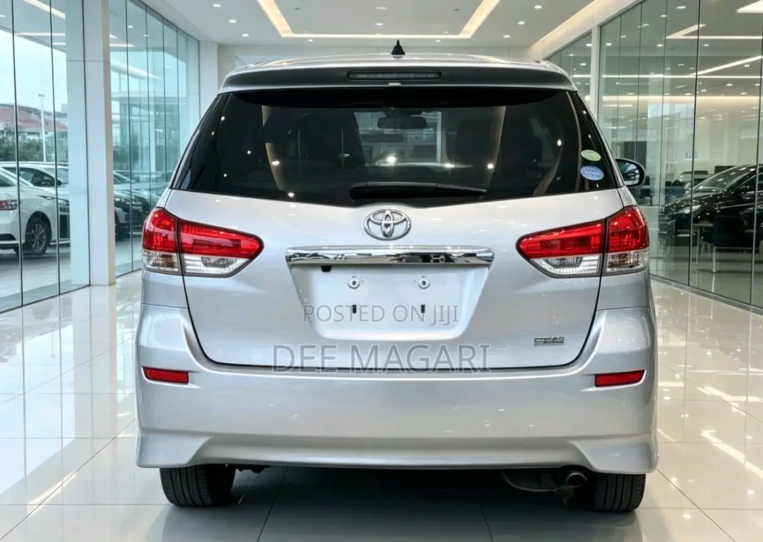 Toyota Wish 2011 Silver