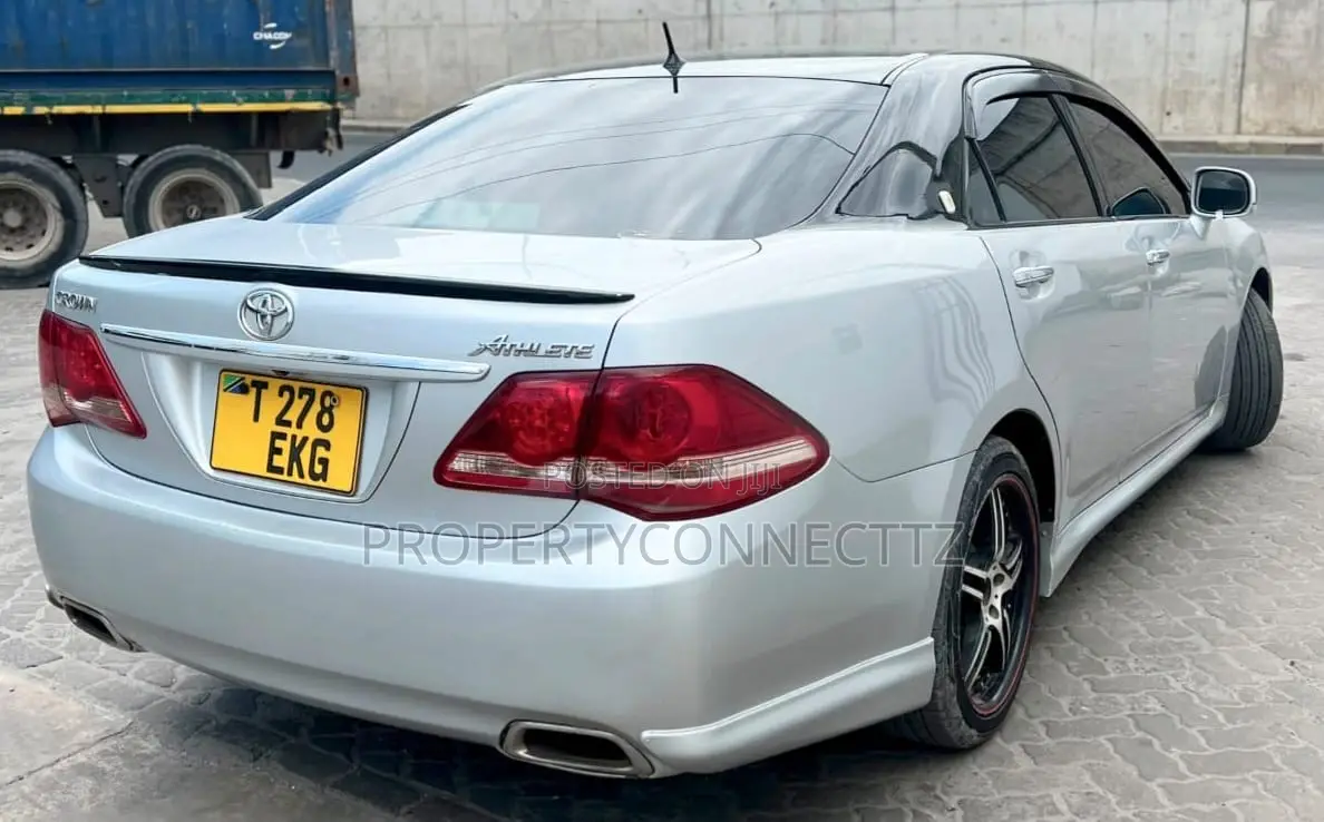 Toyota Crown 2009 Silver