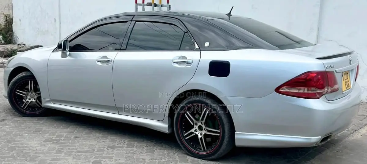 Toyota Crown 2009 Silver
