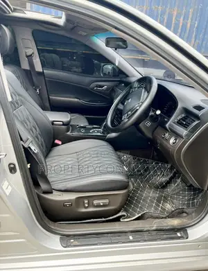 Toyota Crown 2009 Silver