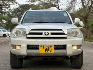 Toyota Hilux Surf 2004 White