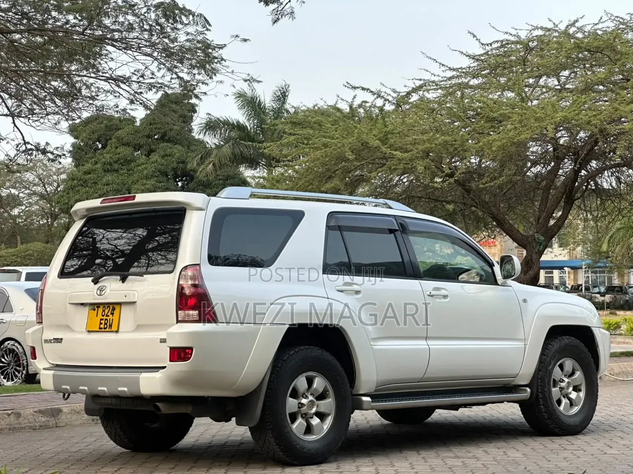 Toyota Hilux Surf 2004 White
