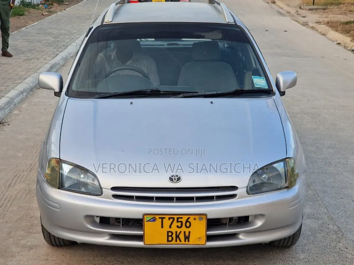Toyota Starlet 1999 Silver