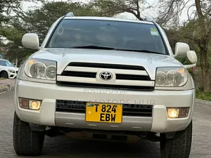 Toyota Hilux Surf 2004 White