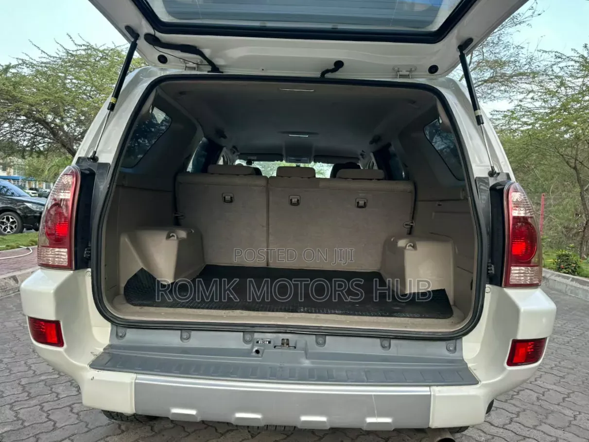 Toyota Hilux Surf 2004 White