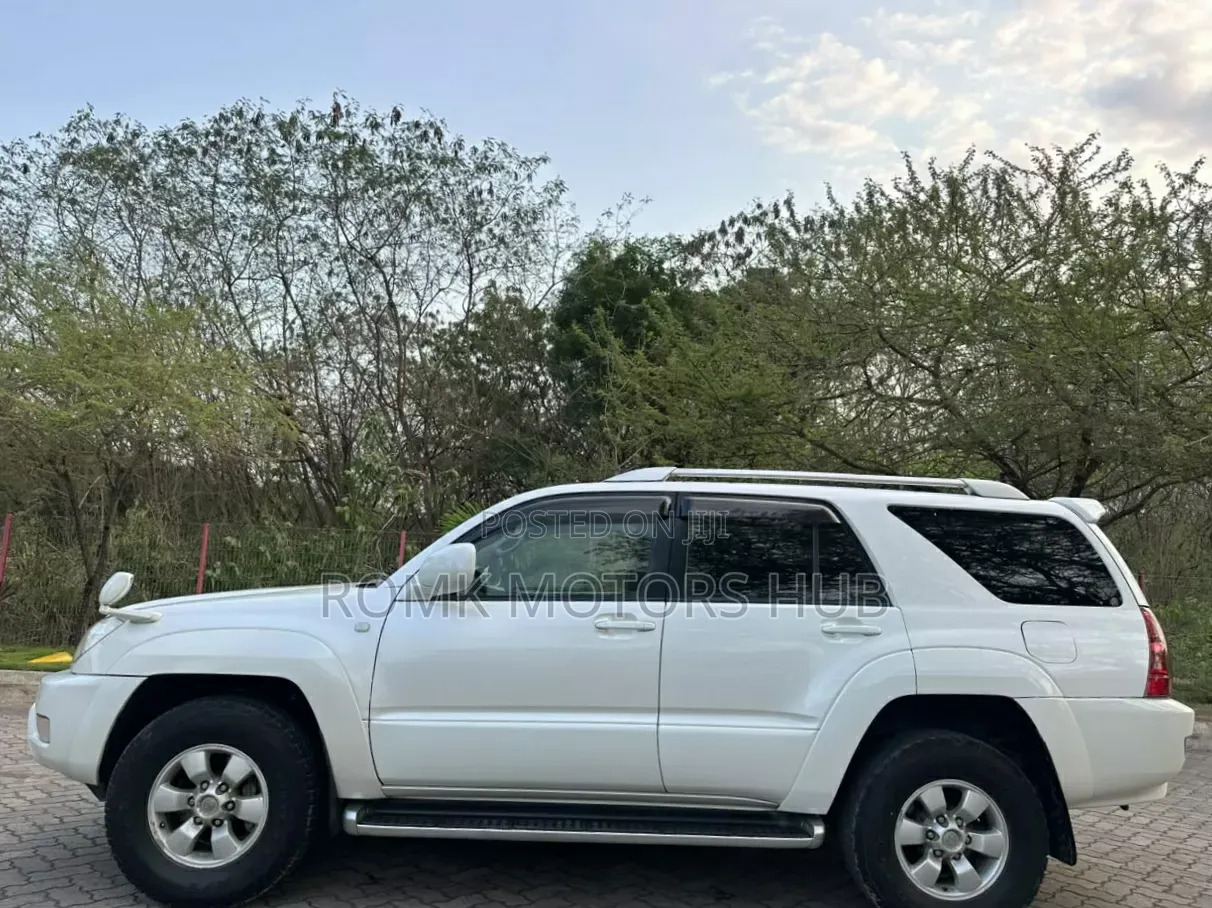 Toyota Hilux Surf 2004 White