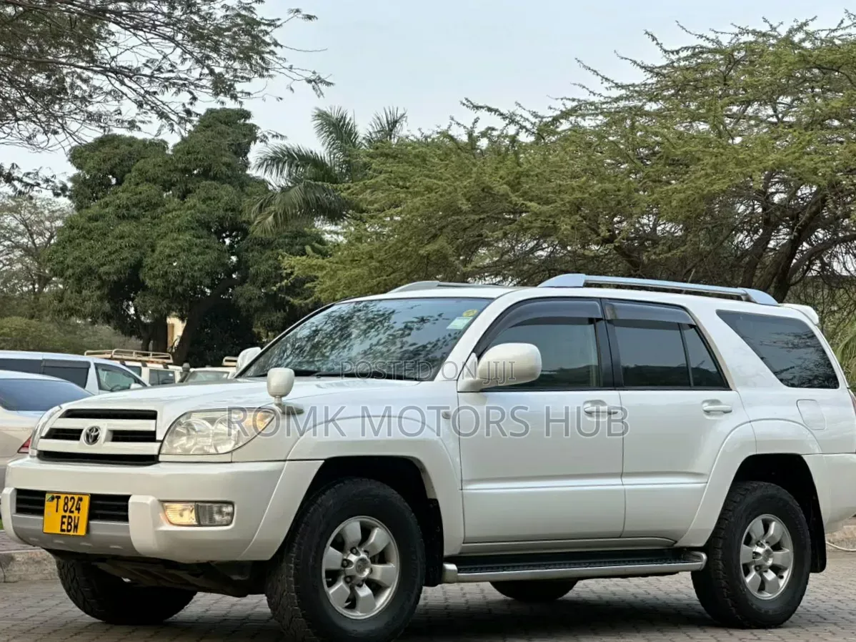 Toyota Hilux Surf 2004 White