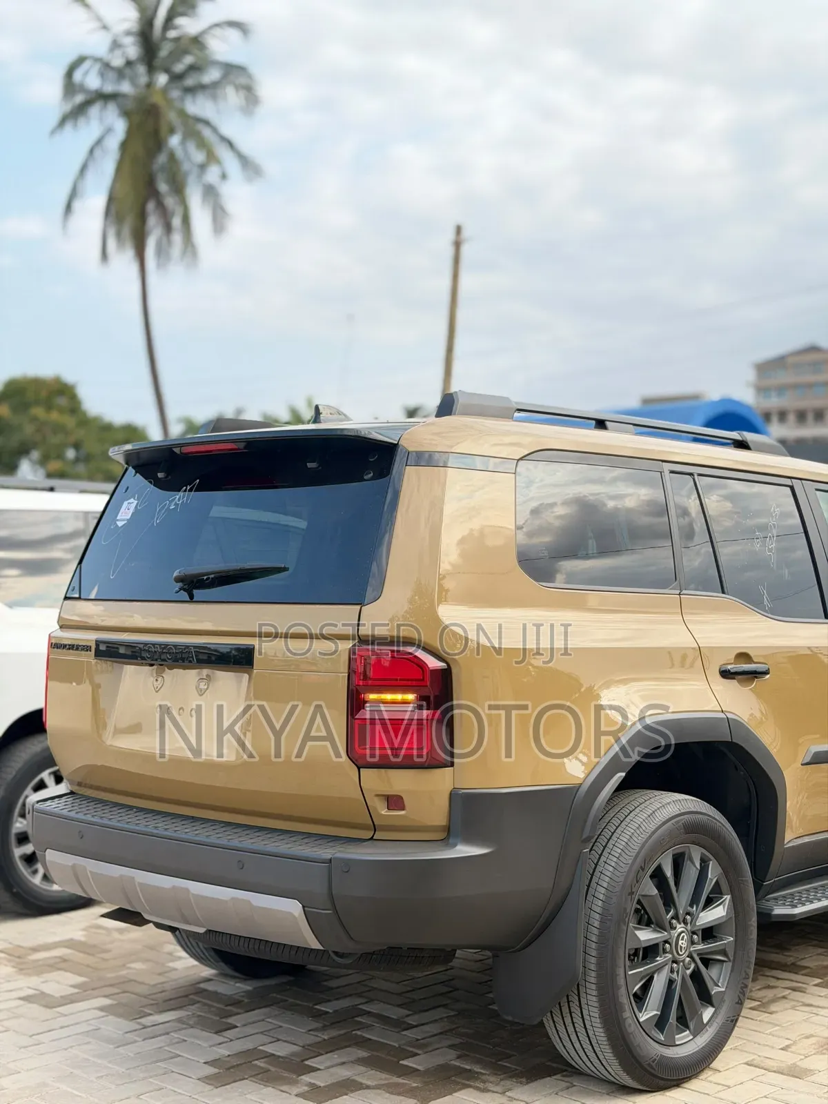 Toyota Land Cruiser Prado 2025 Gold