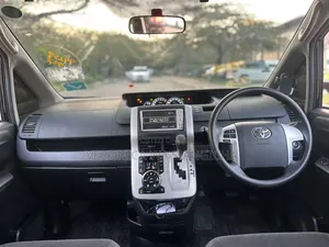 Toyota Noah 2011 Black