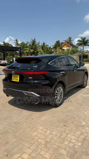 Toyota Harrier 2022 Black