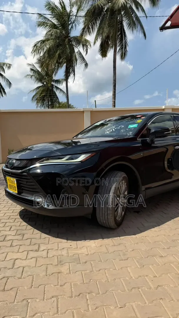 Toyota Harrier 2022 Black