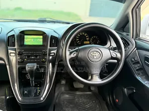Toyota Harrier 2004